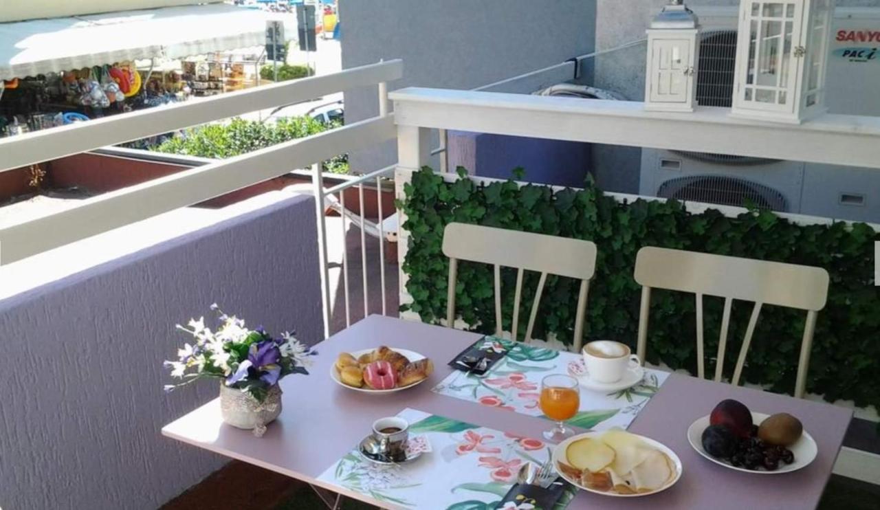 Residence Hotel Le Viole Rimini Buitenkant foto