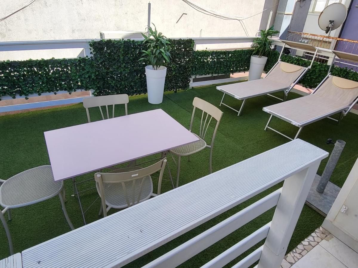 Residence Hotel Le Viole Rimini Buitenkant foto