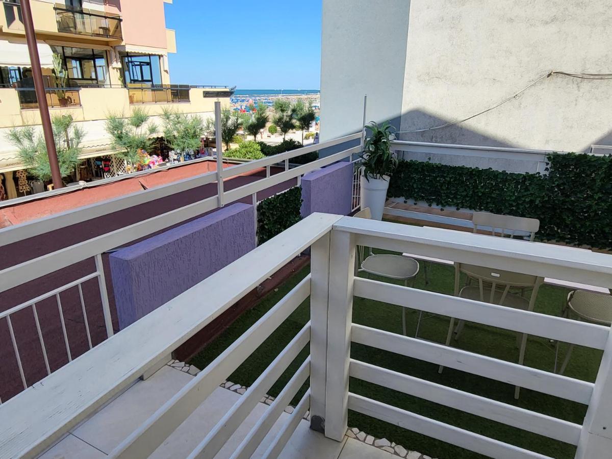 Residence Hotel Le Viole Rimini Buitenkant foto