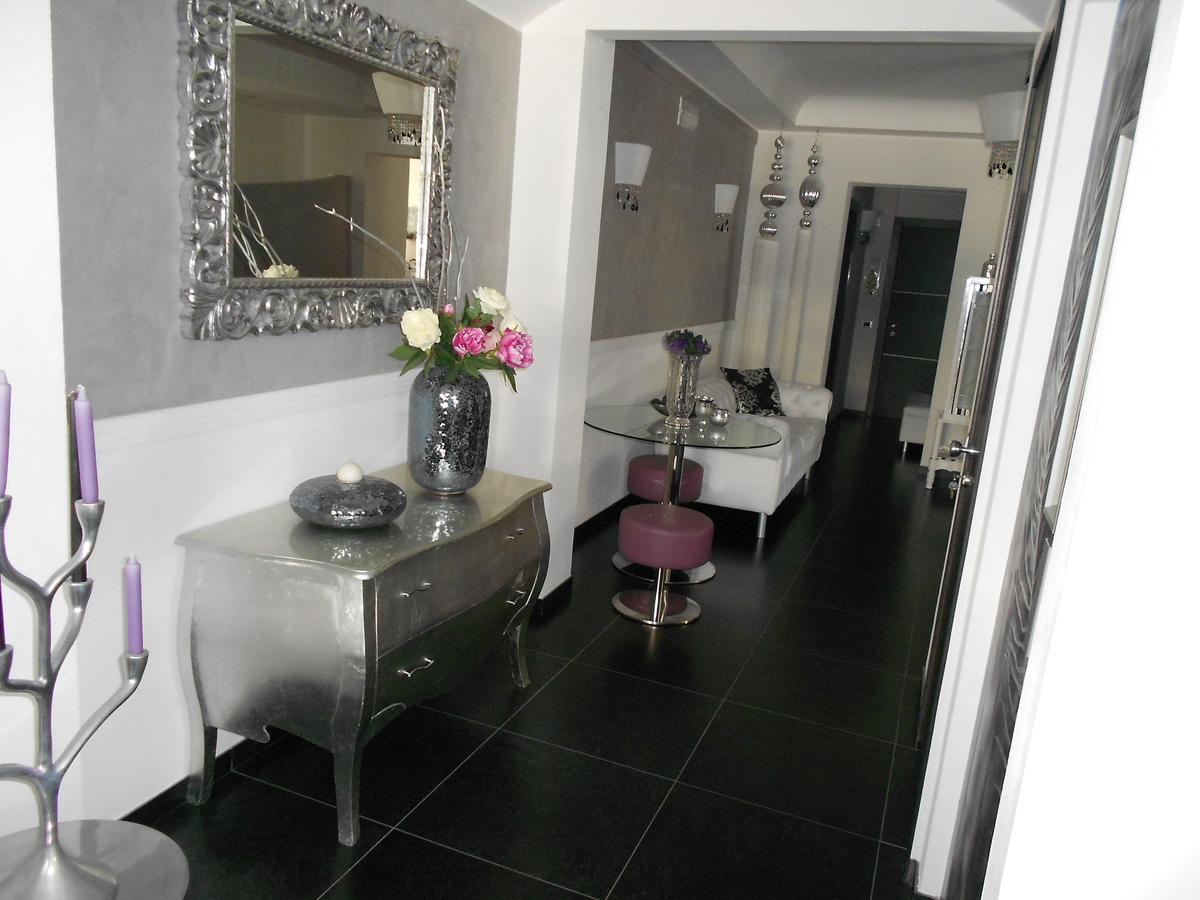 Residence Hotel Le Viole Rimini Buitenkant foto